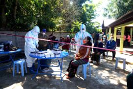 Residents in Kengtung township screened for COVID-19, receiving vaccines