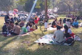 Kengphawng hot spring in Kengtung packed with visitors in public holidays