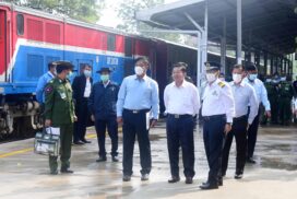 SAC Chairman Prime Minister Senior General  Min Aung Hlaing inspects PyinOoLwin Railway Station