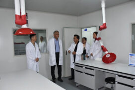 MoC Union Minister visits Yunnan Pan Test Technology Co Ltd in Kunming
