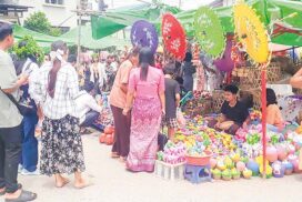 Clayware Festival draws avid travellers to Ohbo Ward in Mandalay