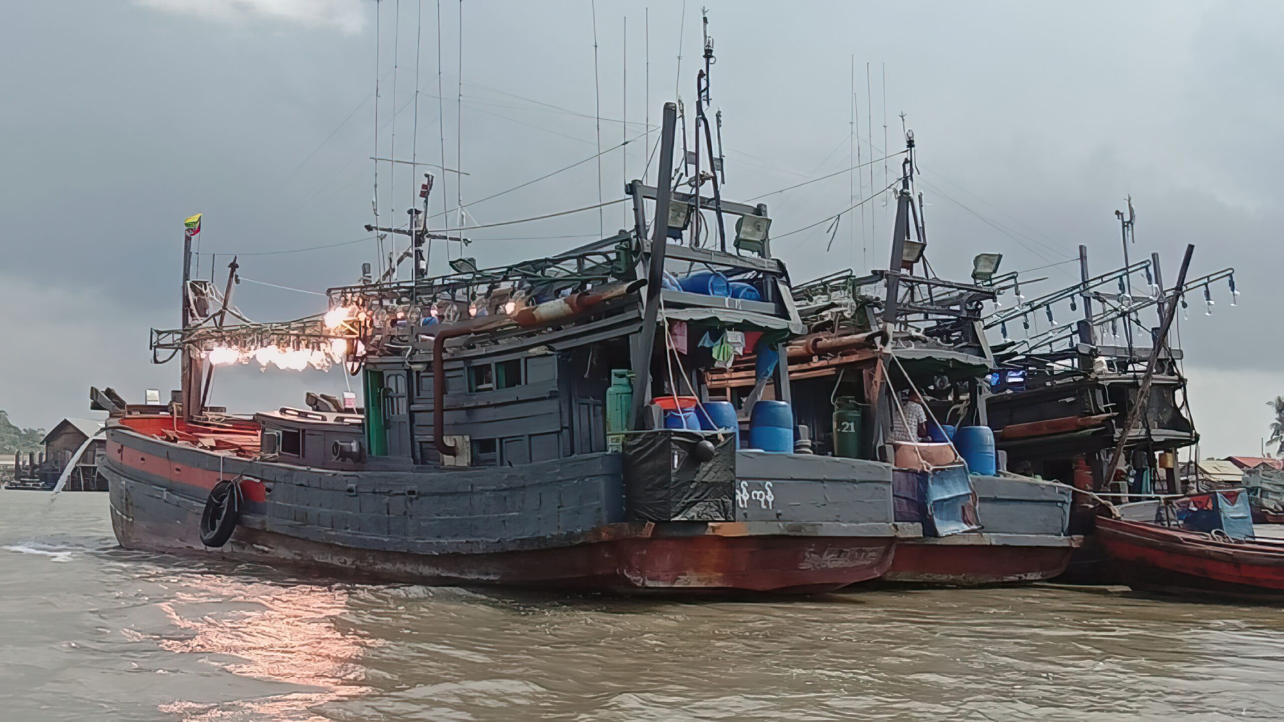 Taninthayi Squid Fishing Businesses Gear Up As Thadingyut Approaches -  Global New Light Of Myanmar