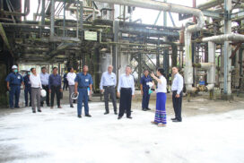 MoE Union Minister inspects No 1 Oil Refinery (Thanlyin)