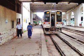 Circular train runs 30 plies per day on Yangon-Insein route