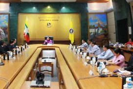 CBM Governor receives delegation from Central Bank of Cambodia