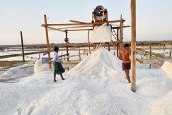 Salt prices move slightly up in Mon State