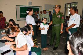 Tatmadaw senior officers, officials assist in rehabilitation work in Rakhine State