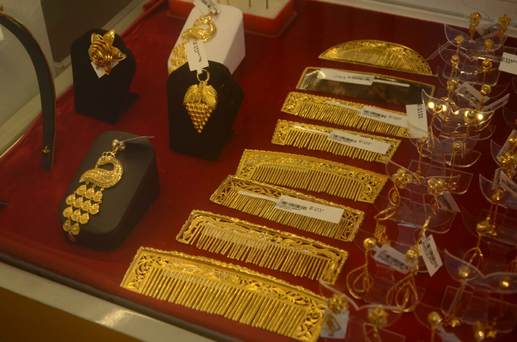 Gold price records another hike up to K4.4M per tical  