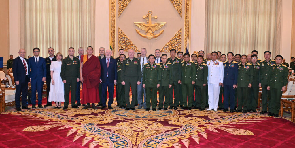 Myanmar-Russian armed forces exchange honorary medals for further cementing strategic partnership relations, military and civilian technological cooperation