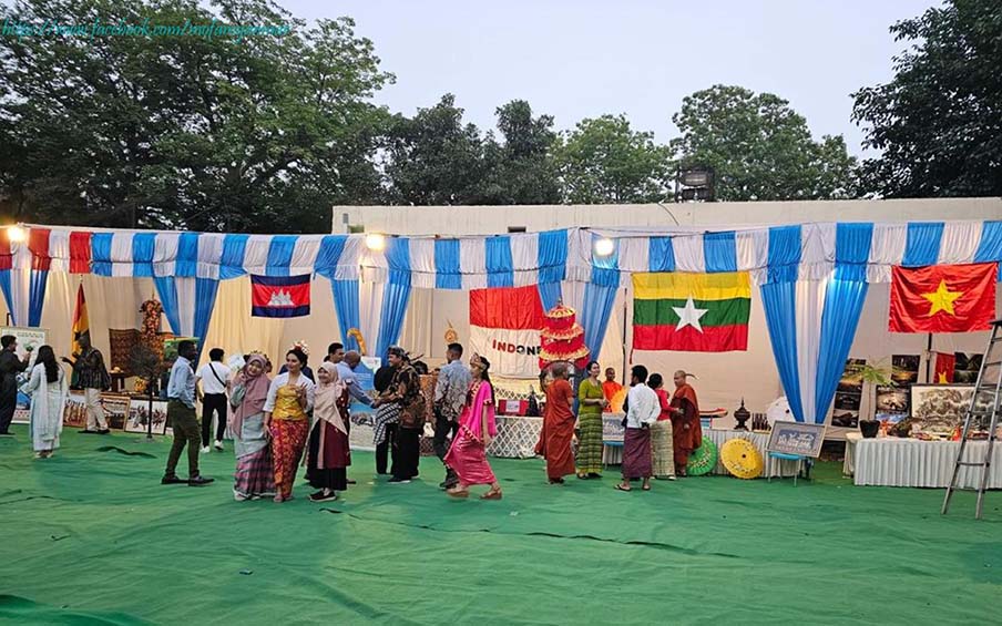 Myanmar traditional handicrafts showcased at New Delhi Cultural Festival