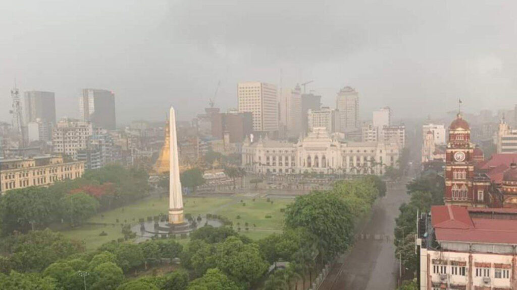 First scattered heavy rains cool many Yangon townships amid extreme heat